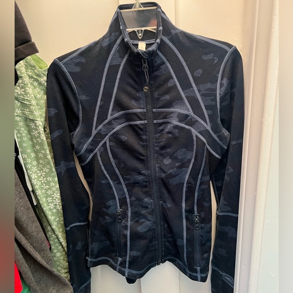 Lululemon Define Jacket - Picture 2 of 2